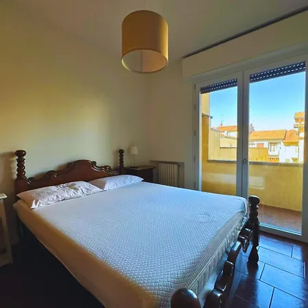 La Casa Di Sauro By Nicola Real Estate Apartment Viareggio