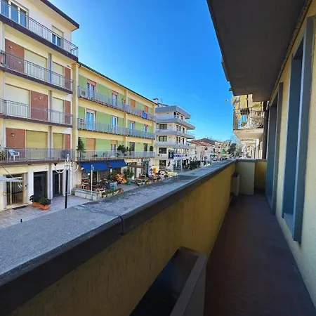 La Casa Di Sauro By Nicola Real Estate Viareggio